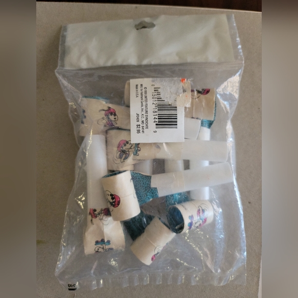 8 Vintage Snoopy Blowouts Hallmark Peanuts Rollerskating Birthday Party SEALED - Picture 7 of 7